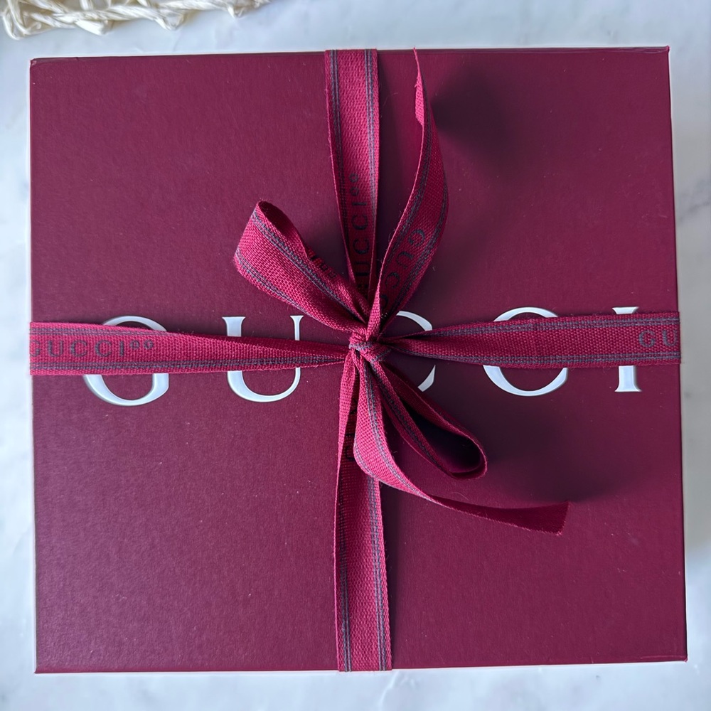 Gucci Maroon Box with Ribbon - Picture 6 of 6